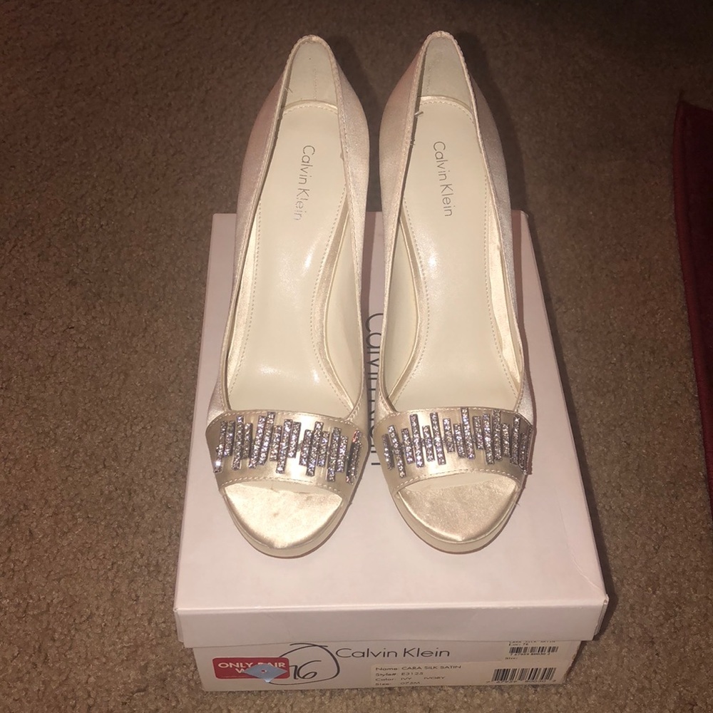 Calvin Klein bridal shoes - Picture 2 of 8